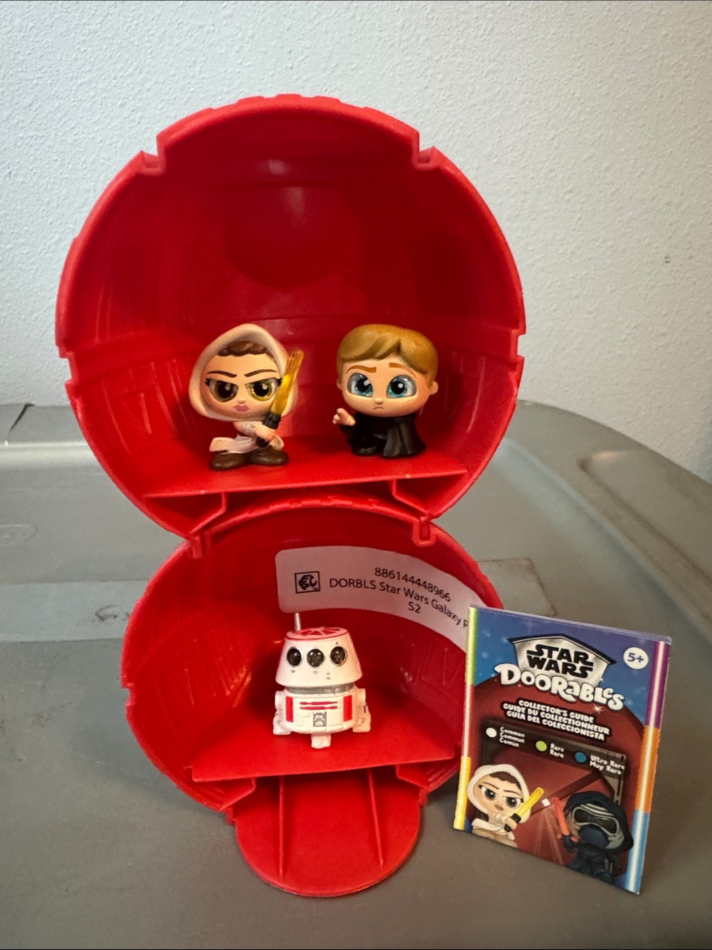 Red Deathstar with Star wars doorables Figures